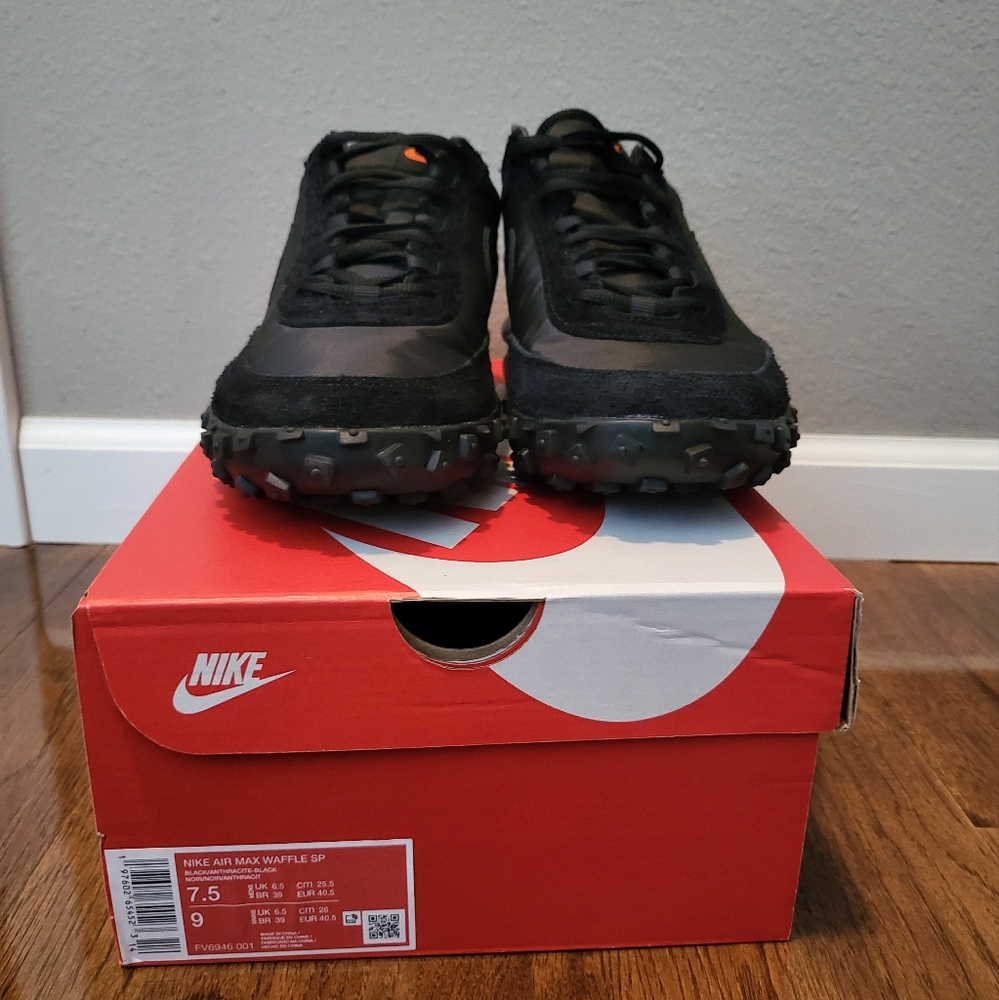 Black and Anthracite Air Max Waffle